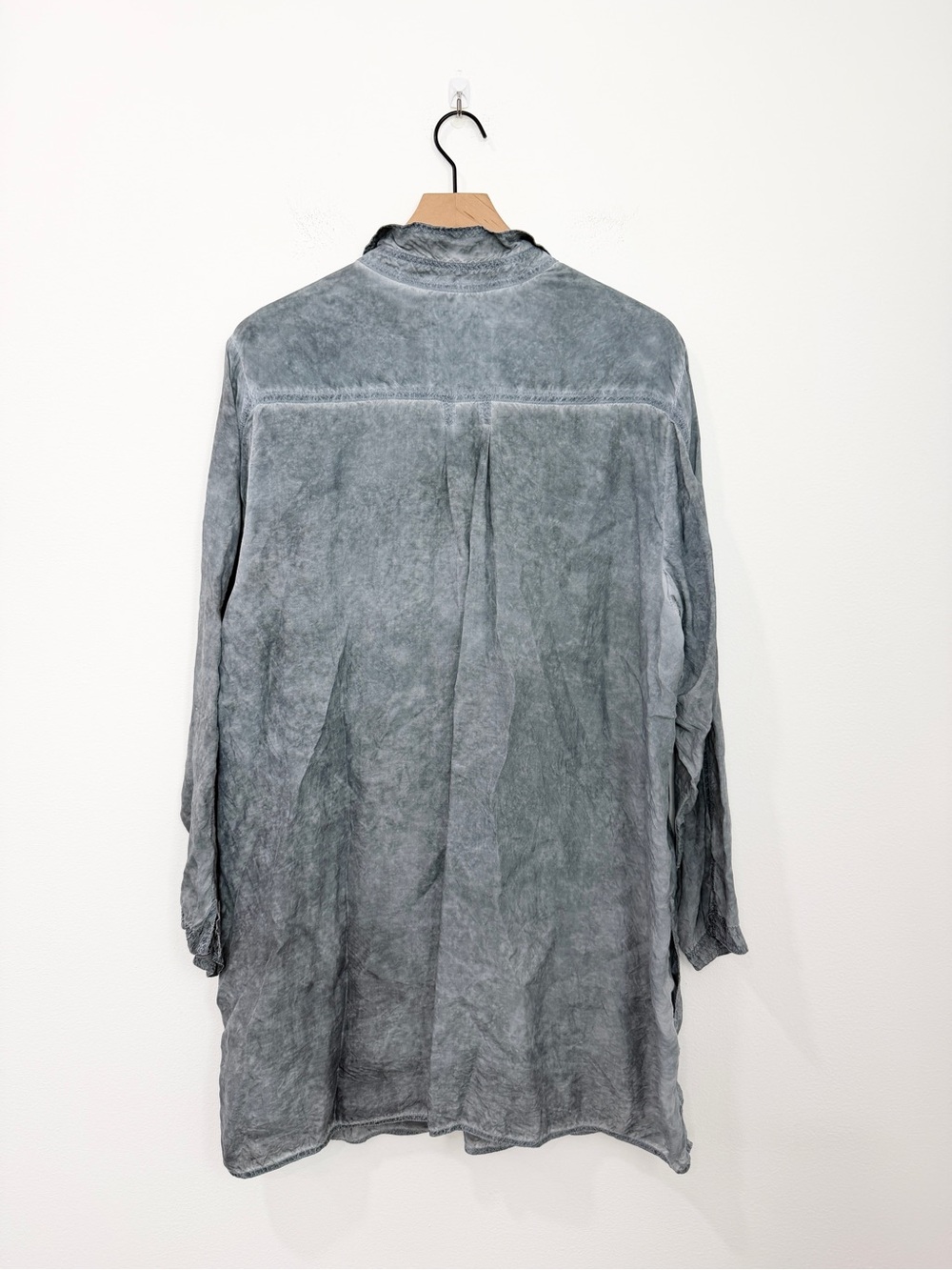Johnny Was Pete & Greta Mineral Wash Tunic Top Women’s Large Gray Button Front - Picture 2 of 7
